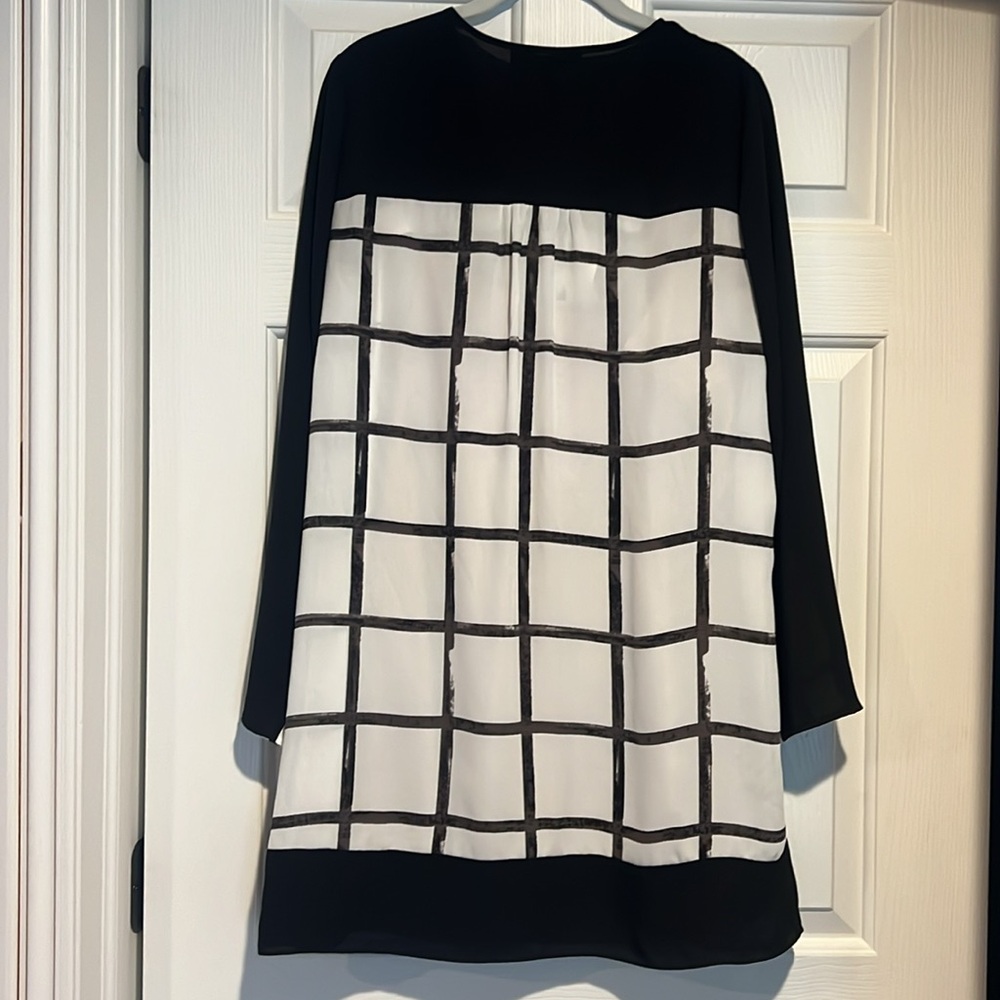Dress - Picture 4 of 4